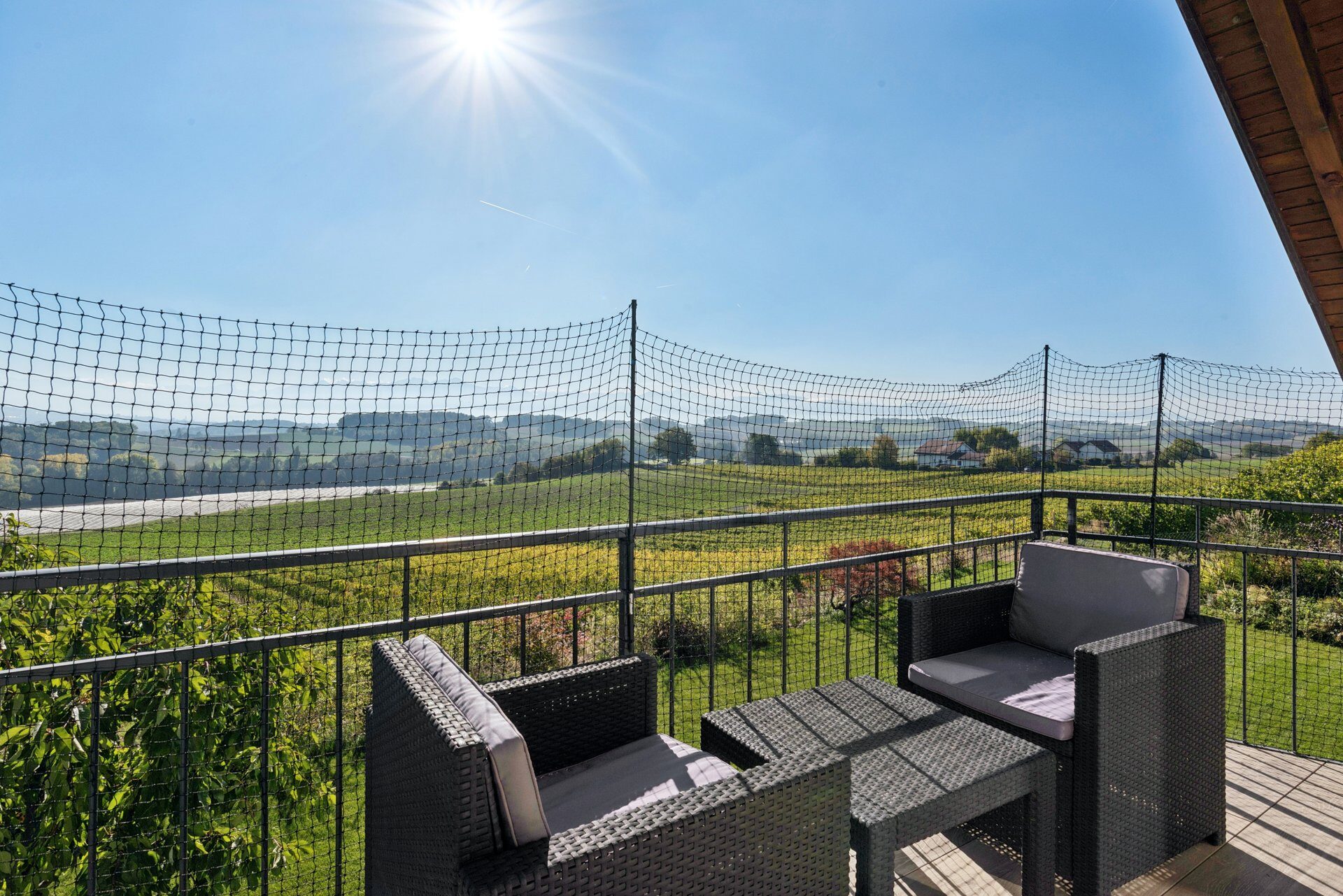 Balcon avec vue sur les vignes
