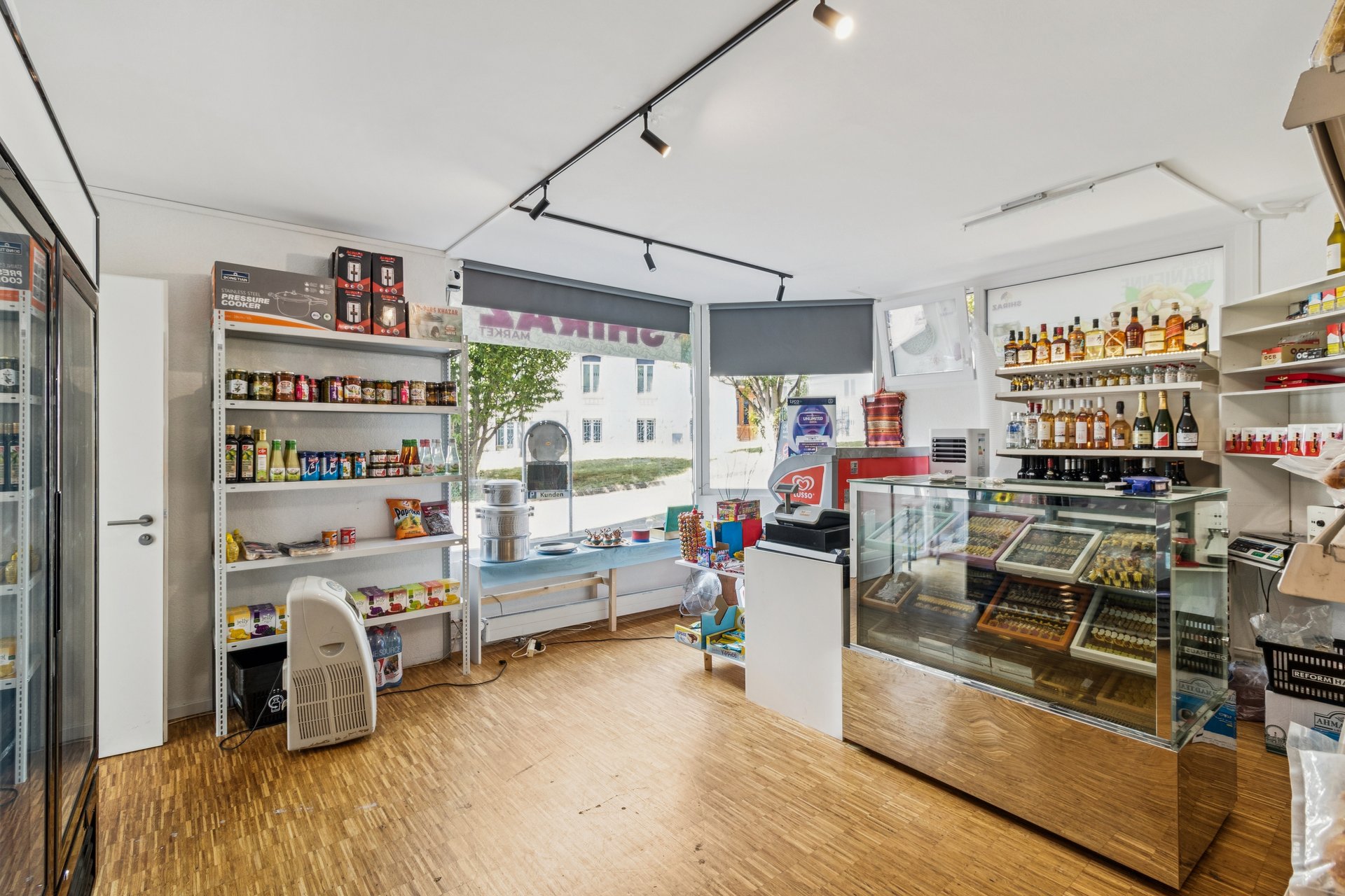 Local commercial du rez-de-chaussée