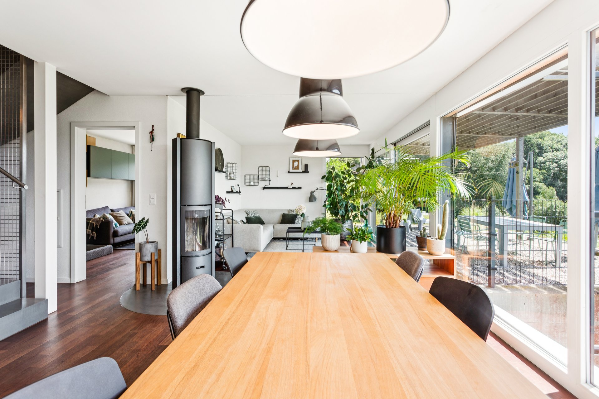 Séjour, salle à manger et cuisine ouverte