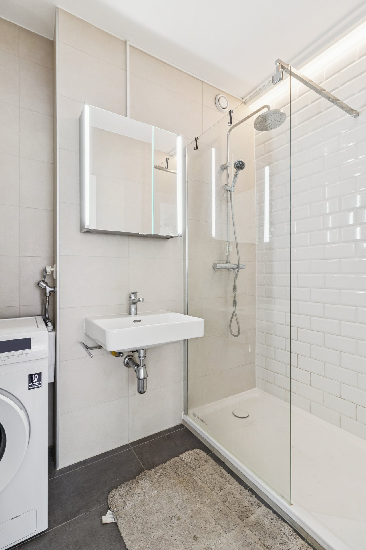 Salle de douche rénovée