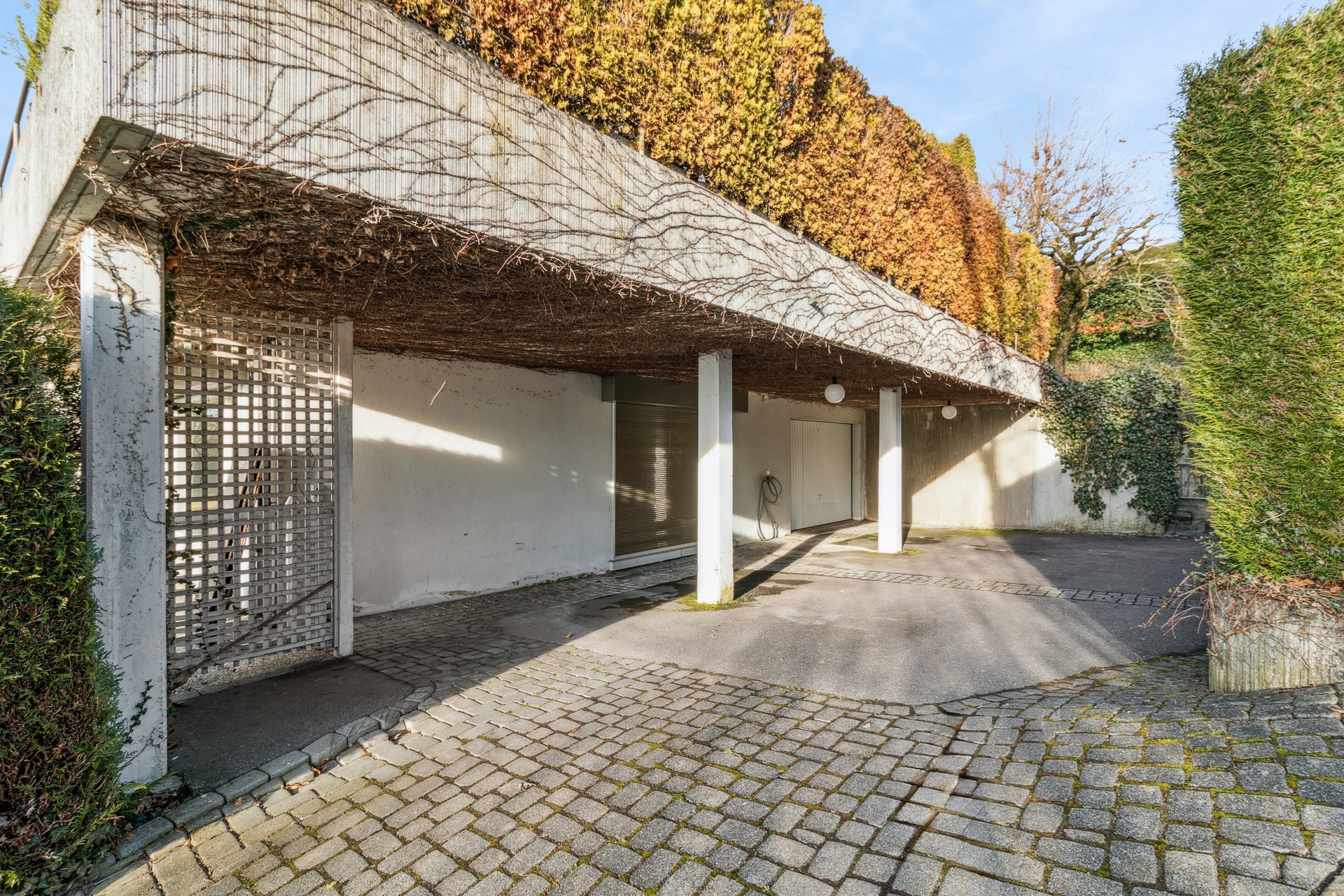 Carport und Garage